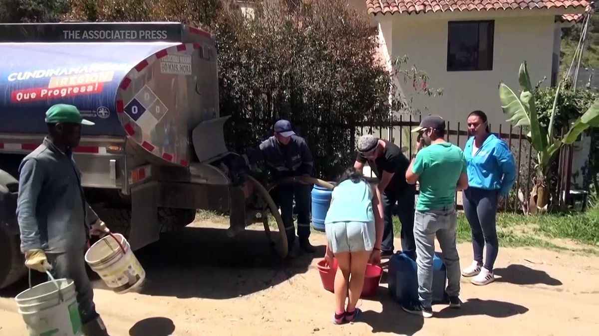 Mass evacuation north of L.A. as wildfire spreads