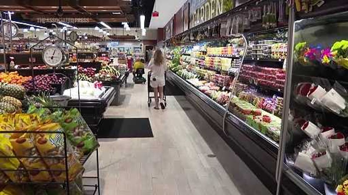 Consumer confidence drops to lowest point in 3 years