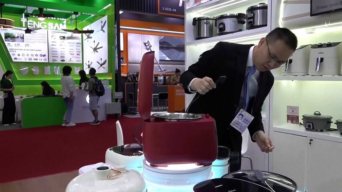 Experts: here's when you'll start to feel the impact of tariffs in your wallet