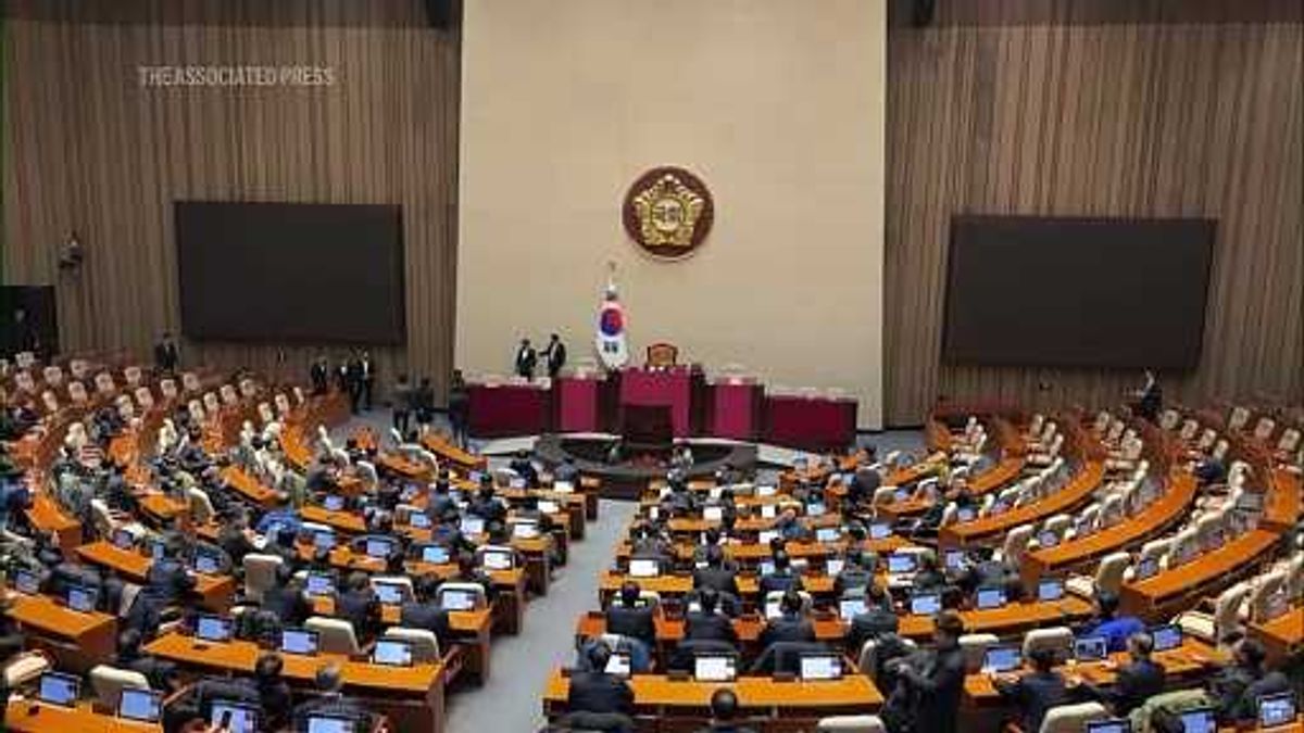 First century gold Roman coin featuring Brutus expected to earn $1.1M at auction