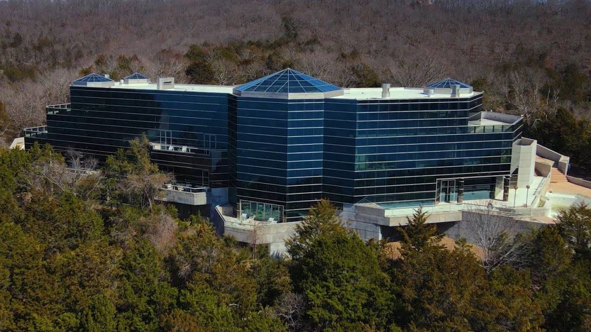 PHOTOS: Mansion fit for Bond villain, Missouri's $80 million 'Crystal Palace' for sale