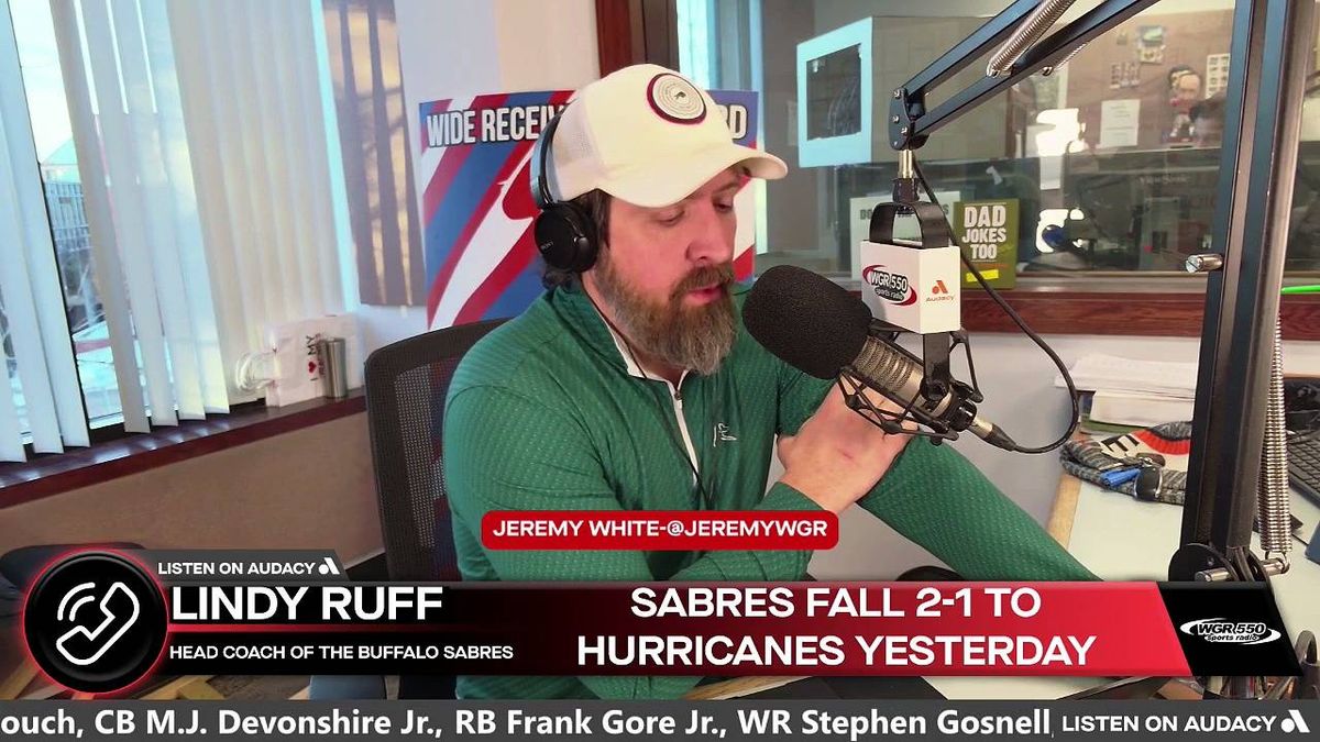 Tuch's hat-trick lifts Sabres over Kings