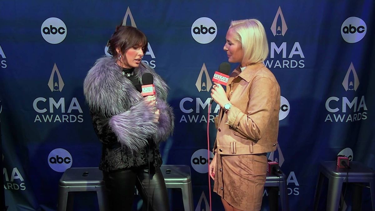 Ella Langley sees you dressing up for the show, and it's all a part of her plan