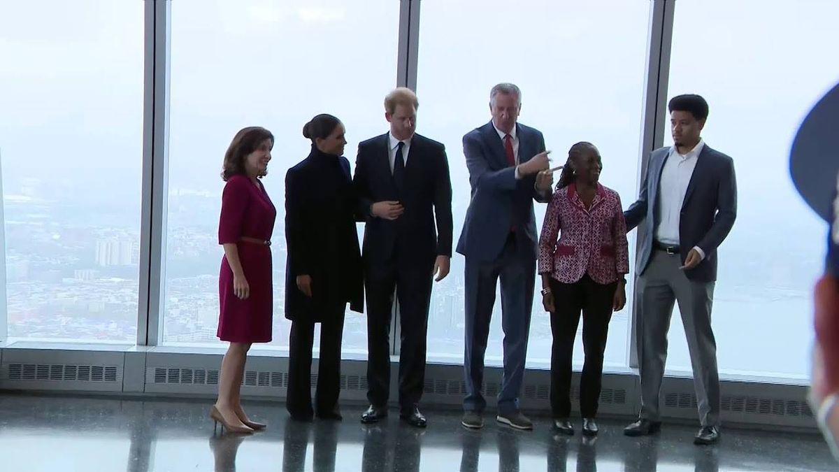 WATCH: Prince Harry, Meghan Markle visit One World Observatory with Hochul, de Blasio