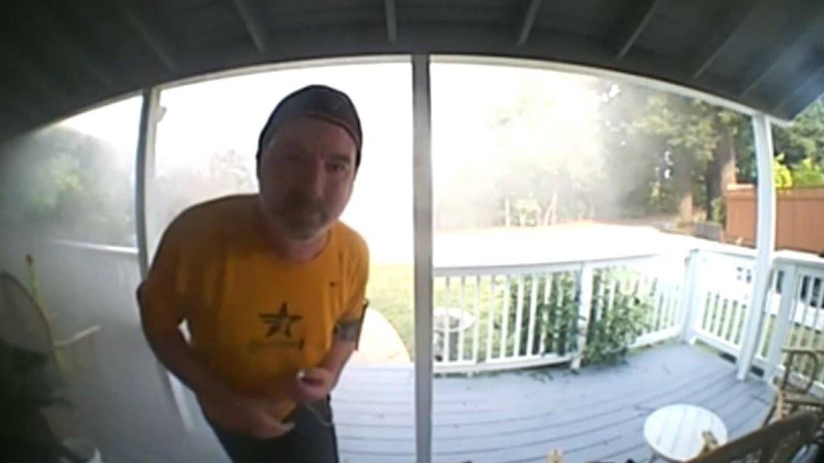 WATCH: Jogger spots fire, rescues family's pets using doorbell camera