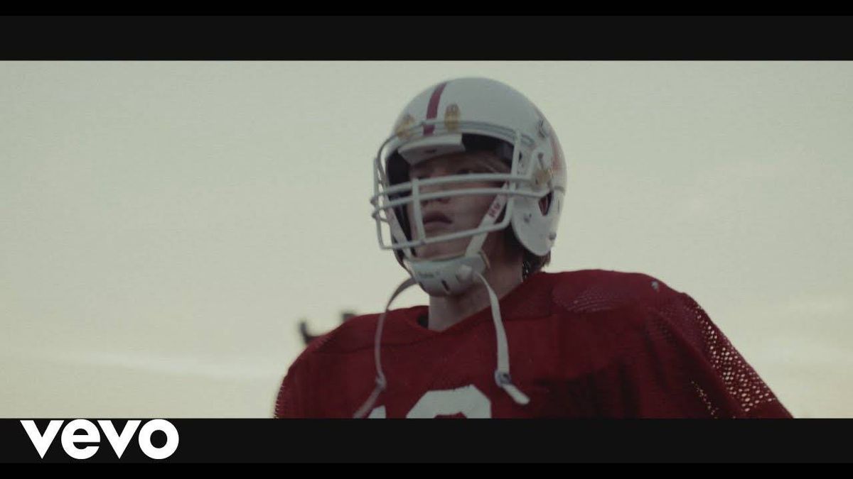 Wade Bowen Debuts Nostalgic Video for “Friday Night” Featuring NFL Legend Troy Aikman