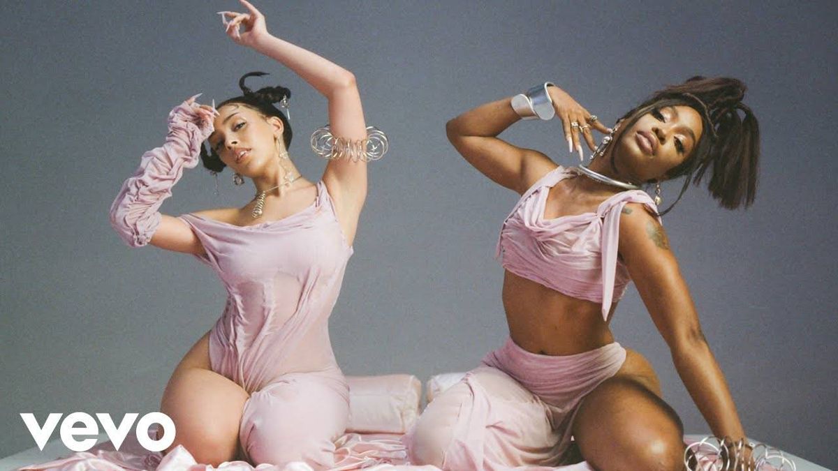 @kidfresh937 Hot Video Pick Saturday @dojacat Kiss Me More