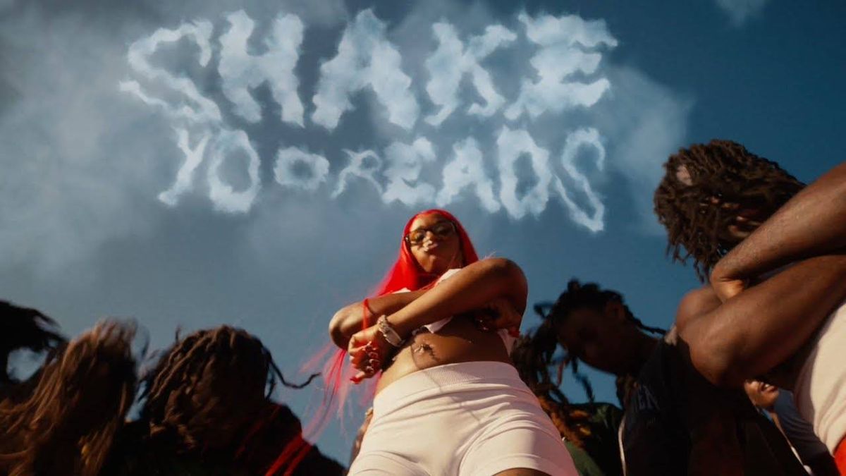 @kidfresh937 Hot Video Pick @sexyyred Shake Ya Dreads #eastst.loius