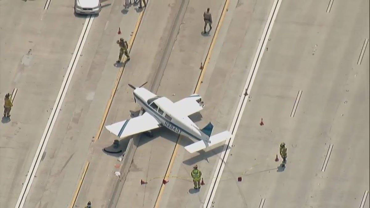 VIDEO: Small plane crash lands on 5 freeway in San Diego
