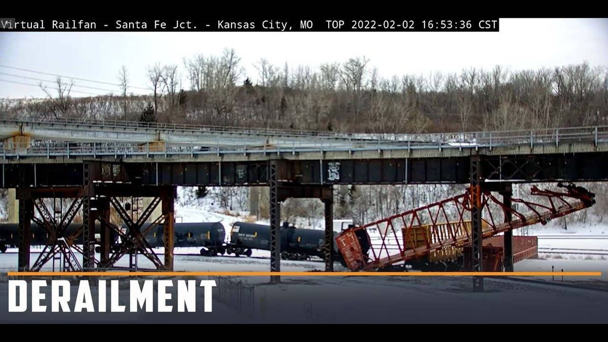 WATCH: Train derailment in Kansas City's West Bottoms caught on camera
