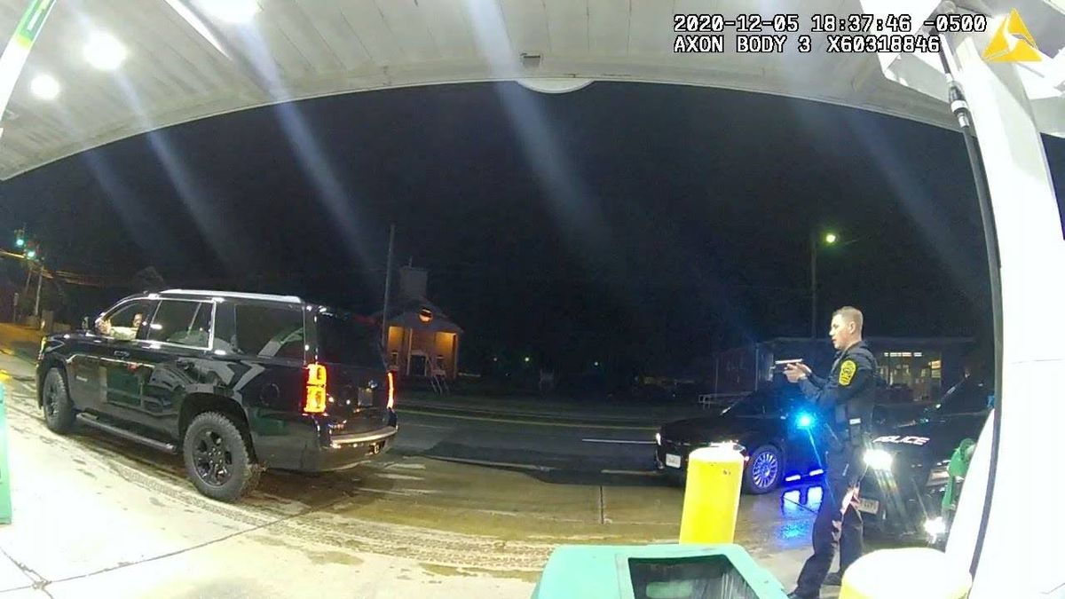 Officer fired after allegedly pepper-spraying Black Army lieutenant during traffic stop in VA
