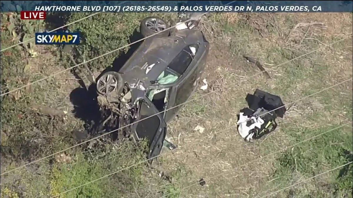 Tiger Woods in car crash, removed from car with "Jaws of Life"