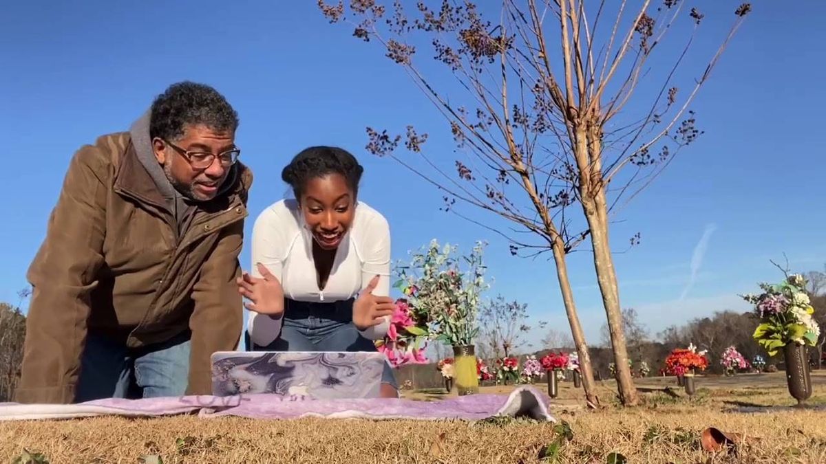WATCH: High school senior opens acceptance letter to Duke University at mother's gravesite