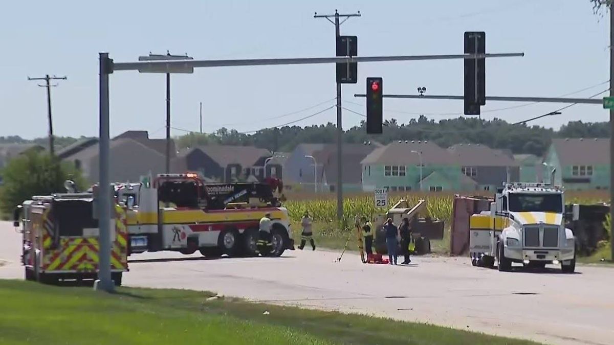 South Elgin High School community mourns tragic deaths of 2 students
