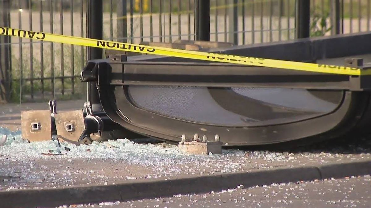 3 critically hurt after car crashes into SW Side bus shelter: CFD