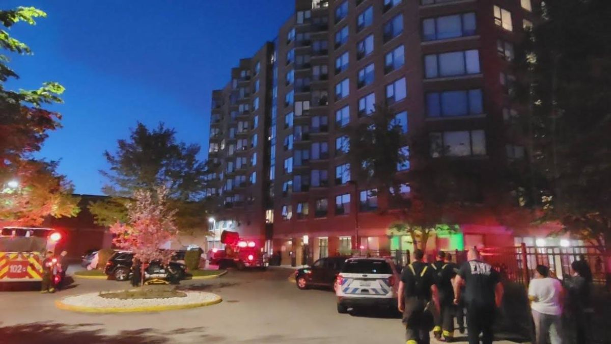 Embattled Rogers Park senior apartment complex turns on air conditioning