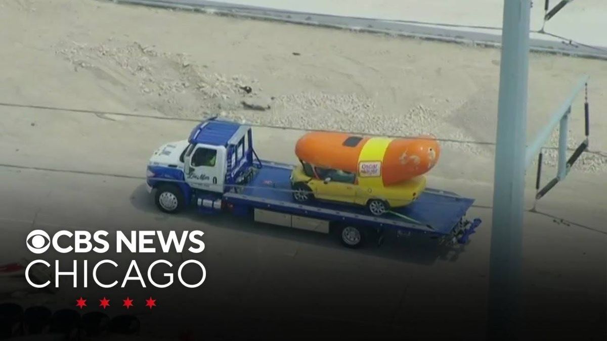 Wienermobile gets in a pickle, crashes on Illinois Tollway