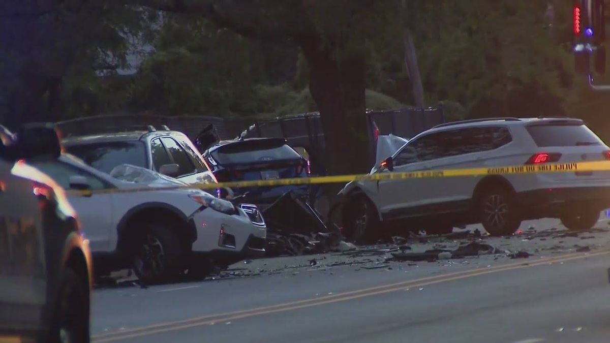 1 killed, 3 injured in 6-car pileup crash in Western Springs