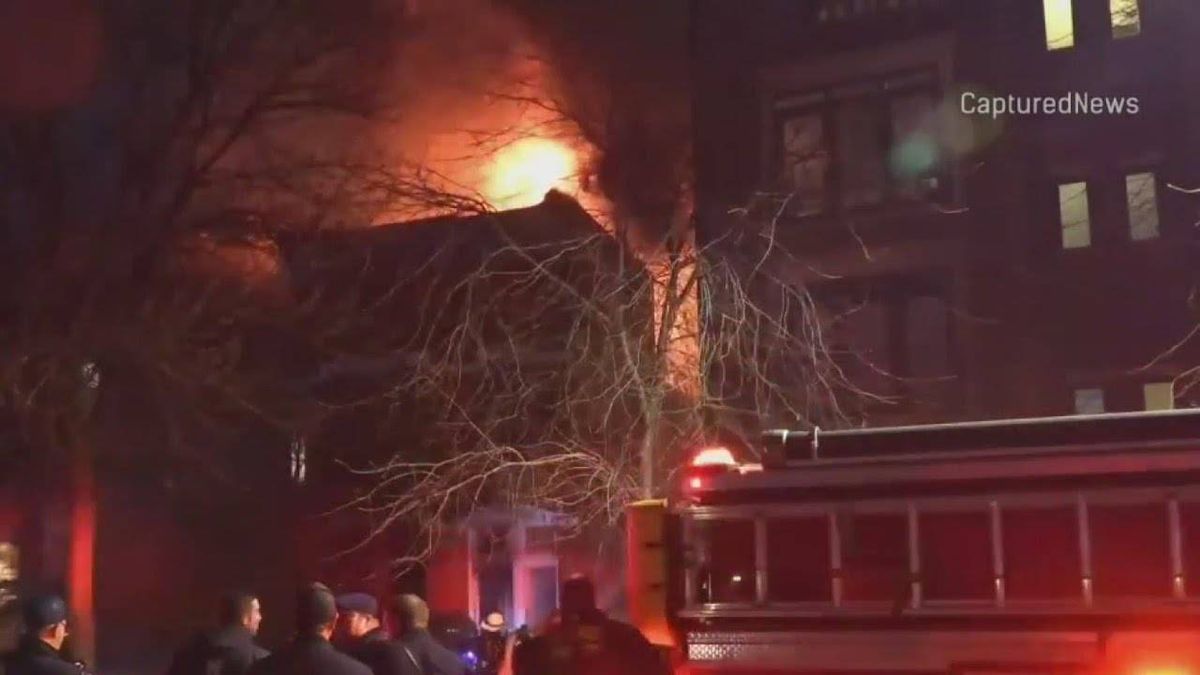 Elderly woman seriously hurt in West Side building fire: CFD