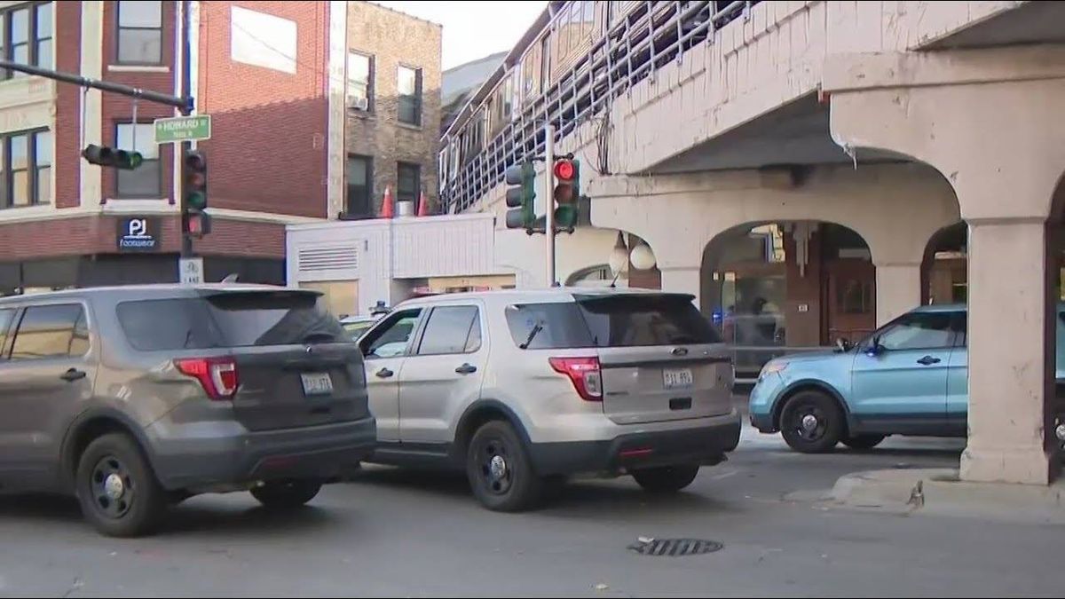 Man shot and killed outside Rogers Park CTA Station, hours after Thursday's crash
