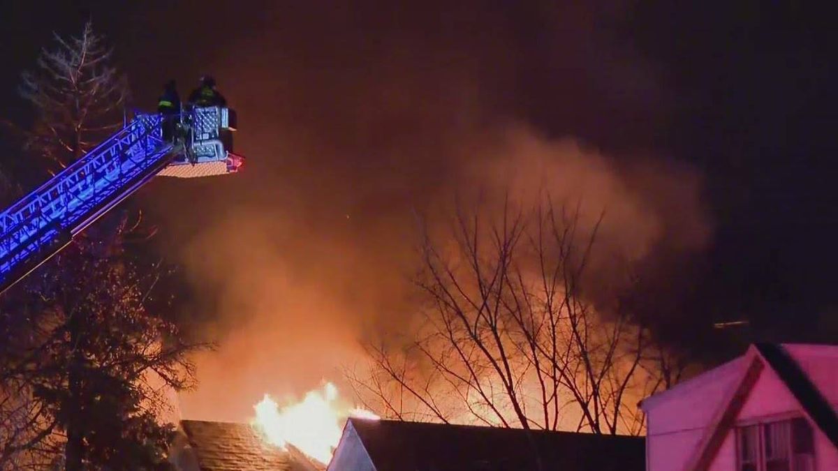 2 teens, firefighter burned in Roseland house fire: CFD