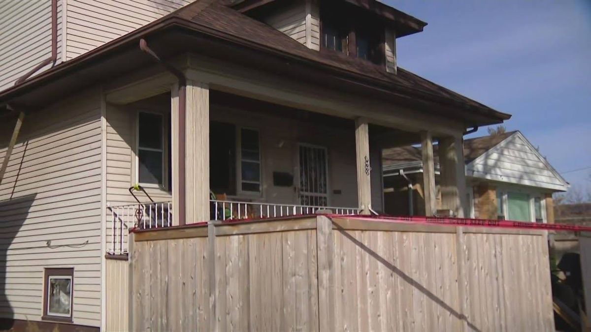 UPDATE: Chicago firefighter's wife, children critically hurt in NW Side house fire, CFD says