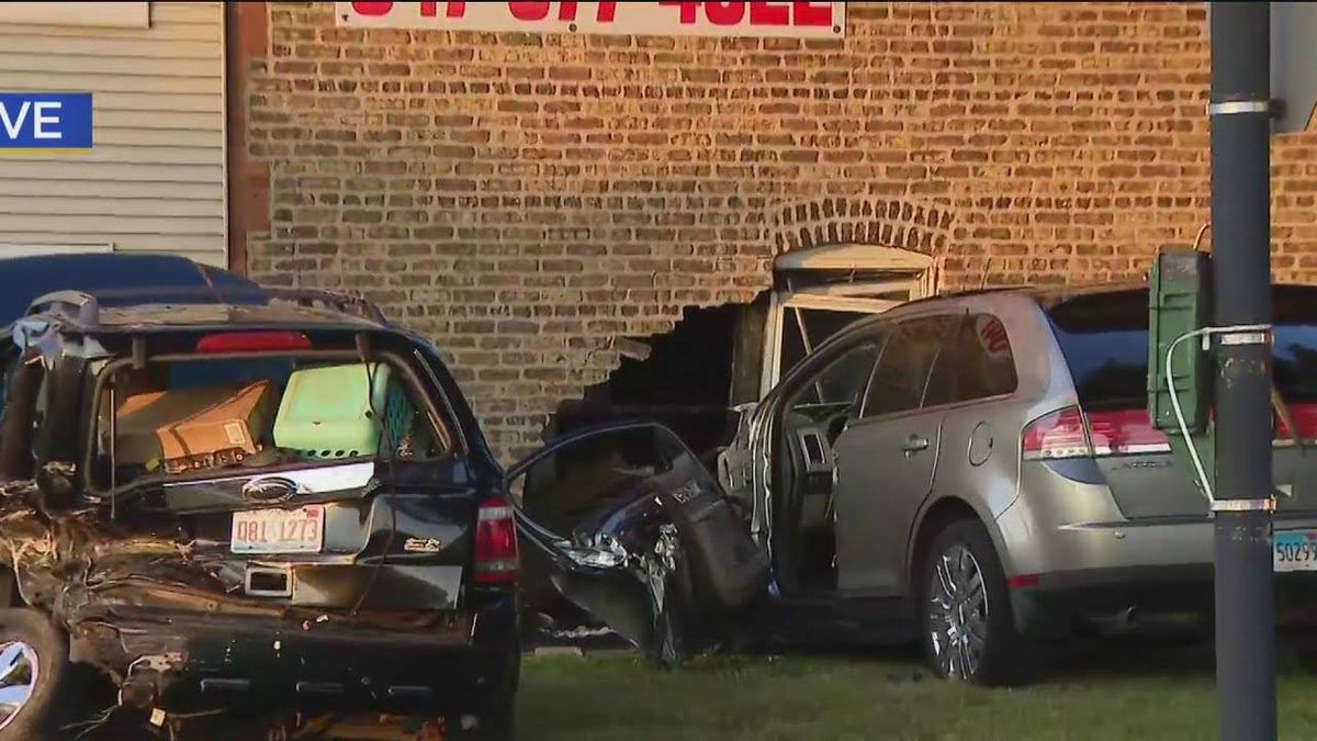 2 drivers injured after SUV crashes with another car, then plows into Jefferson Park house: CPD