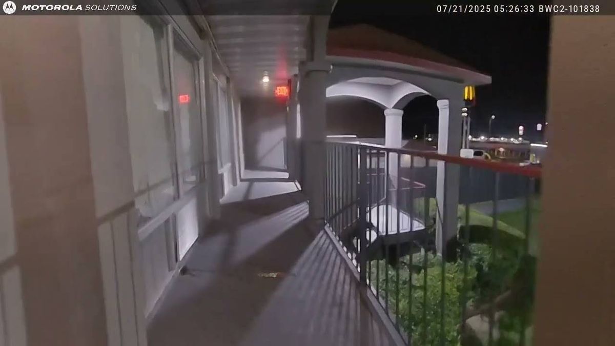 Video: White Settlement Police rush in to evacuate motel guests during fire