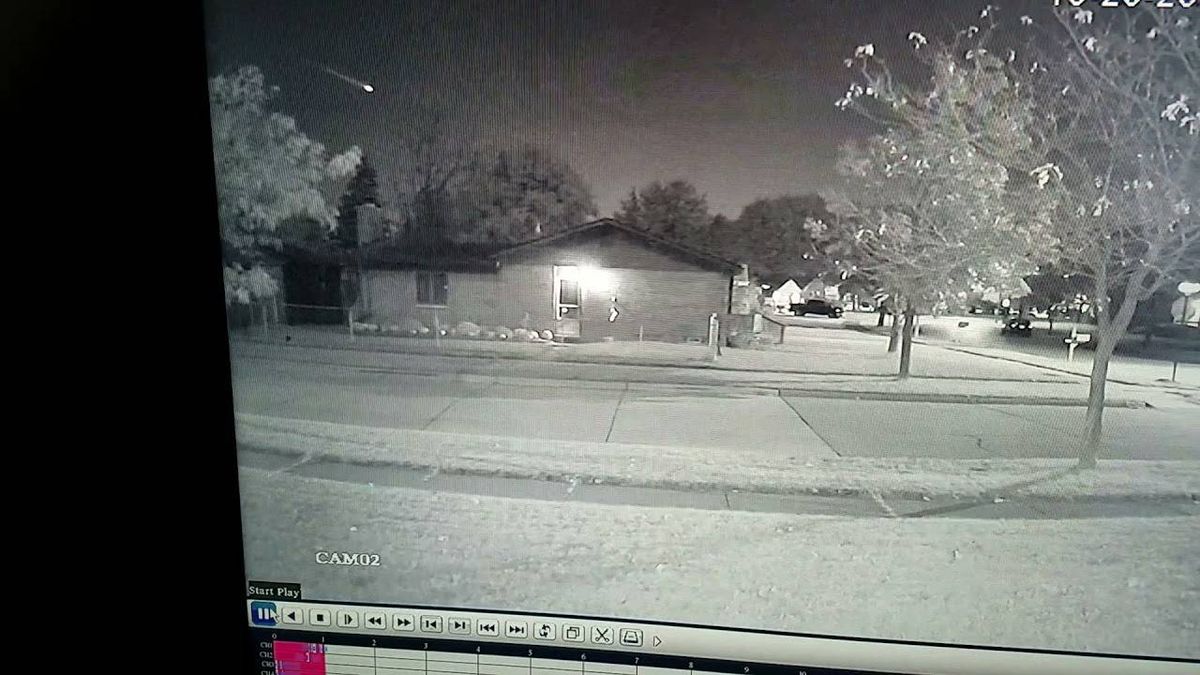 WATCH: Fireball lights up the sky in metro Detroit