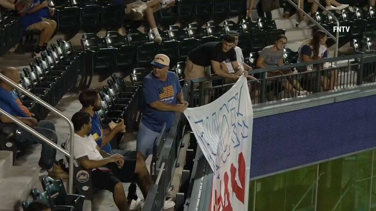 VIDEO: Andrew Giuliani for governor sign unfurled to boos and jeers at Citi Field