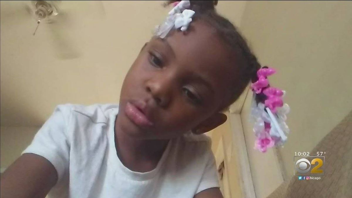 7-year-old girl killed, father seriously hurt in shooting at McDonald's drive-thru in Homan Square