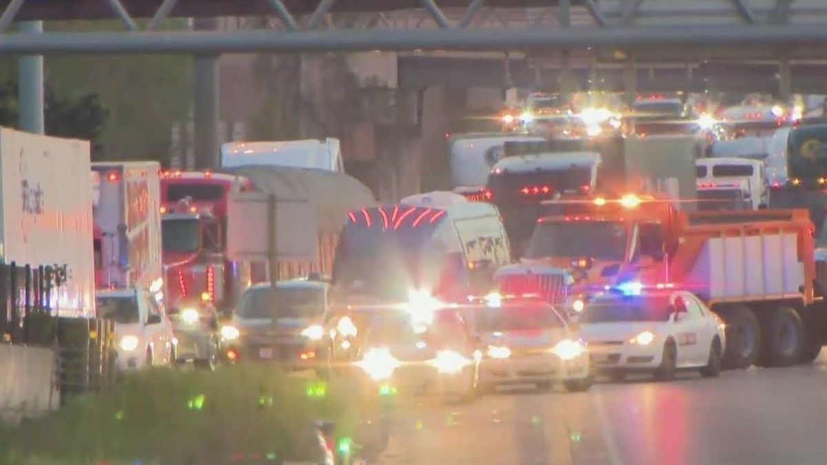 Driver killed in overnight Dan Ryan crash: ISP