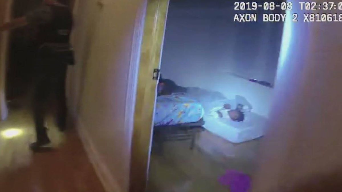 Chicago police accused of another botched raid in lawsuit