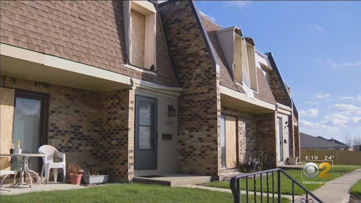 With just 2 weeks' notice, 56 Woodridge residents learn they must leave townhomes until spring