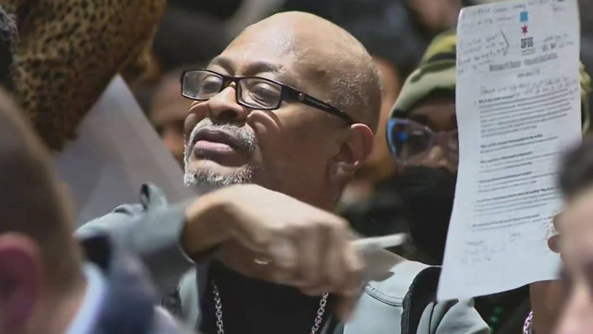 South Side residents voice concerns over planned migrants shelter at vacant CPS building