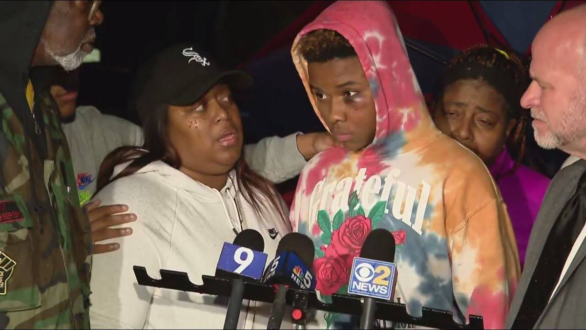 Waukegan substitute teacher arrested after getting in fight with student, school district says