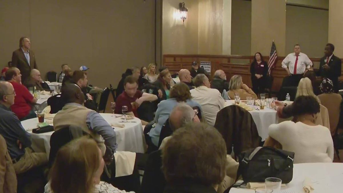 Only 2 Chicago mayoral candidates appear at GOP forum on Southwest Side