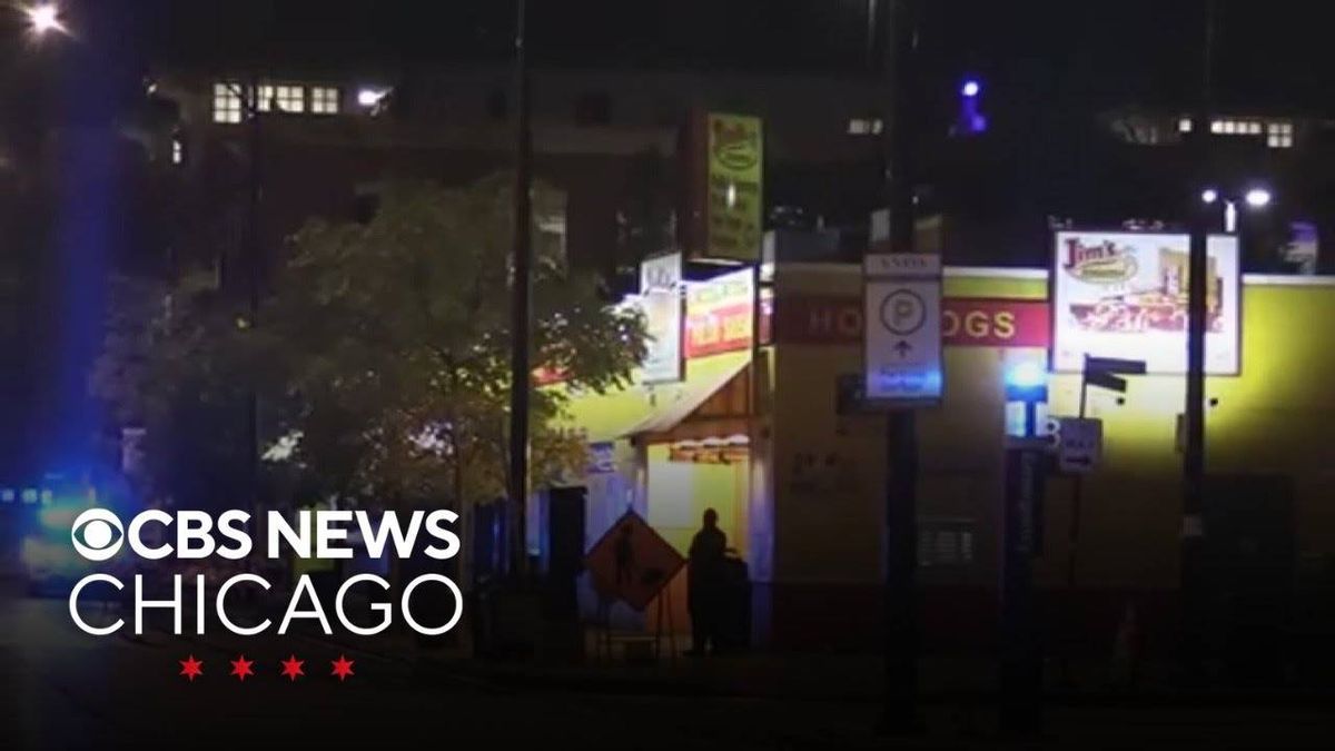 Man shot and killed, another critically wounded outside hot dog stand near UIC campus: Police
