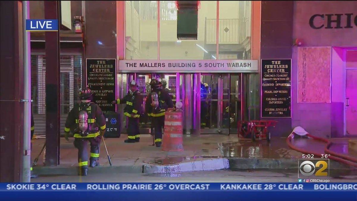 2 firefighters injured in high-rise fire on Jewelers Row in the Loop
