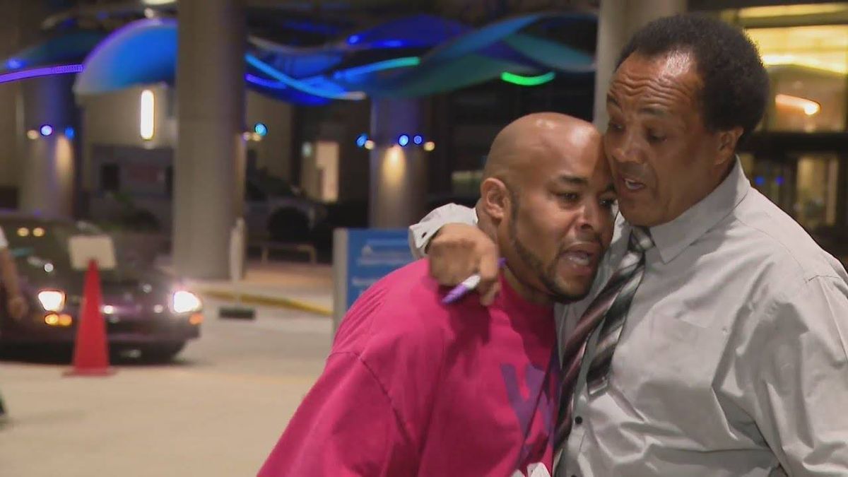 5-year-old boy shot in the head while sitting in car in Rogers Park: CPD