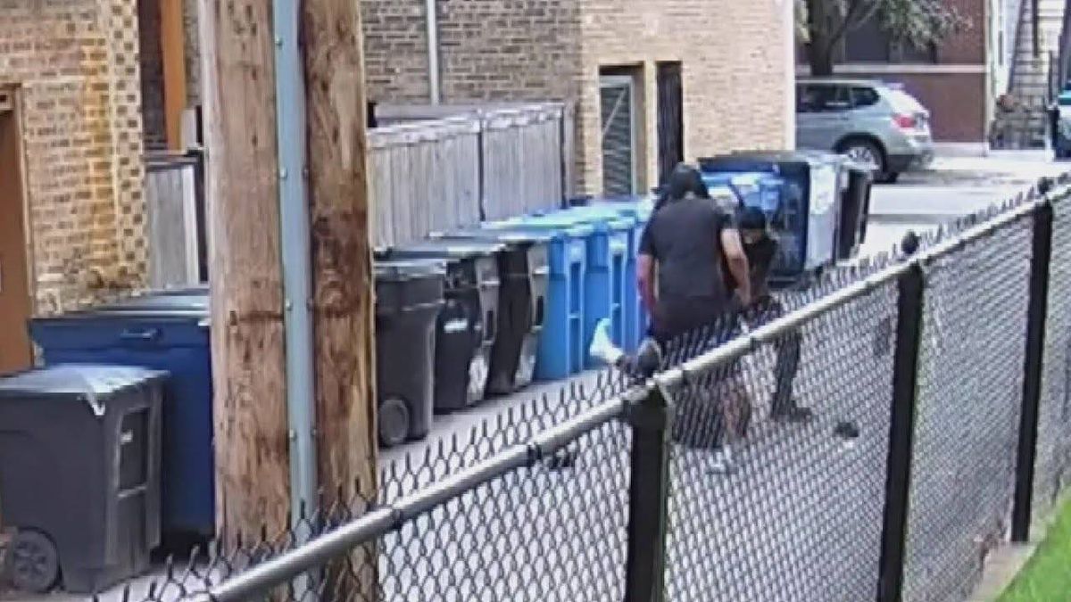 Video captures man being assaulted, robbed in North Side alley