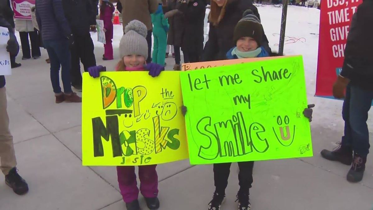 In the exit row? COVID-19 metrics rivaling those of Thanksgiving show Illinois 'exiting the Omicron surge'