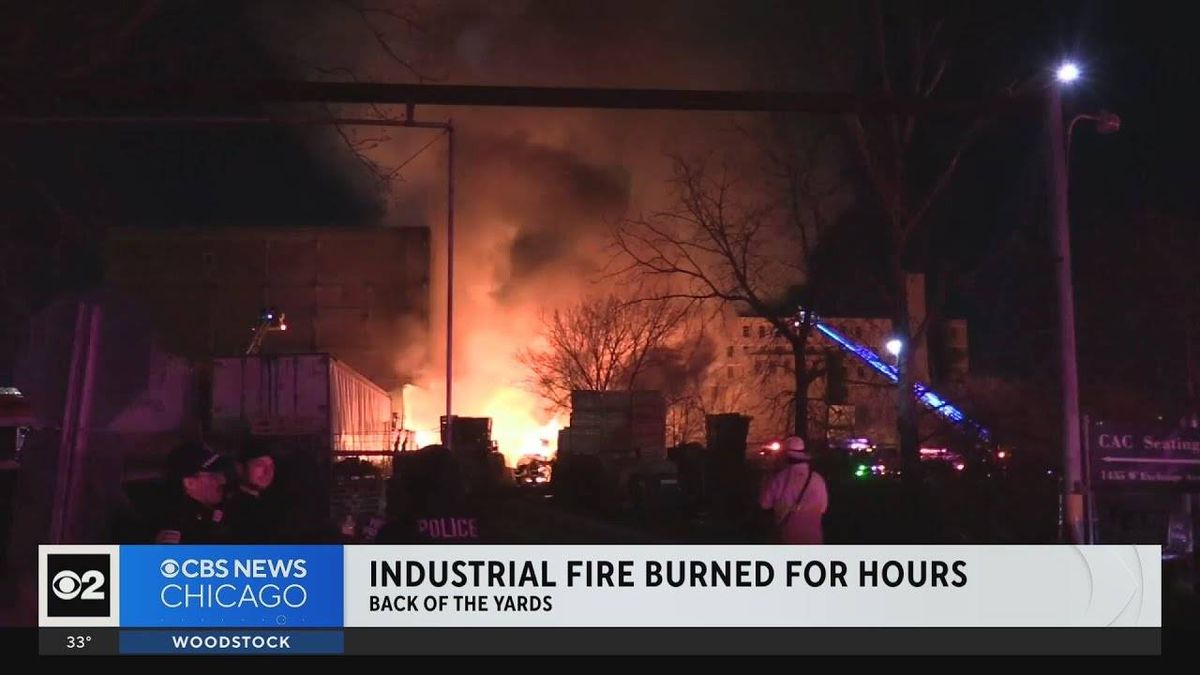 Massive fire destroys Back of the Yards furniture warehouse