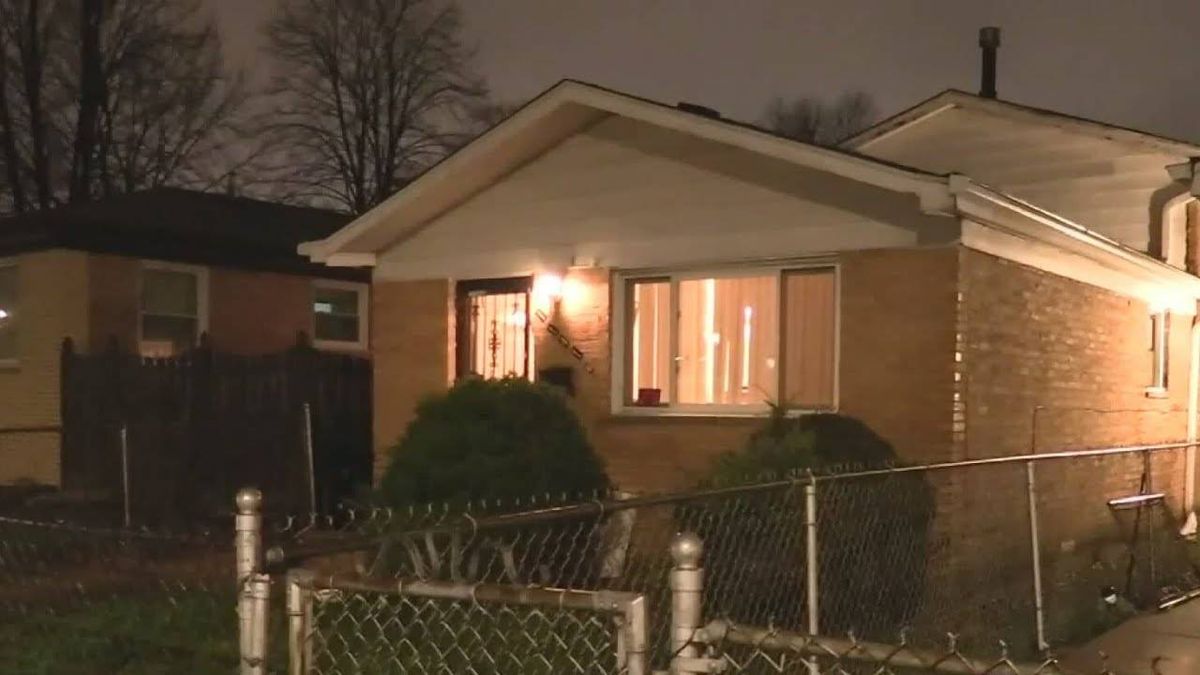 Gunfire infiltrates Far South Side home, hitting 57-year-old man: Police