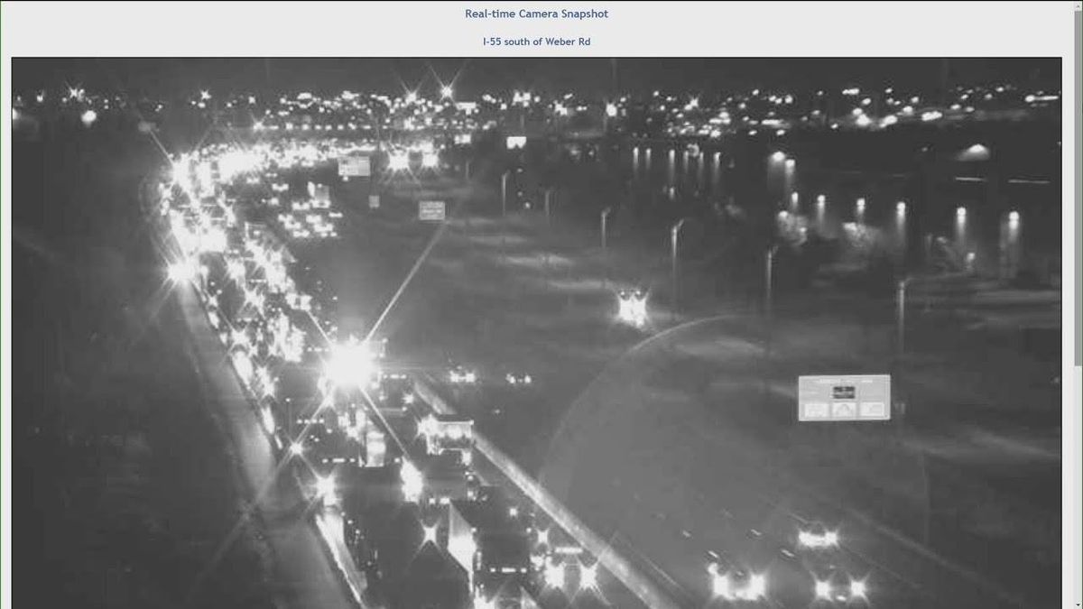At least 1 killed in fiery 4-car crash on I-55: ISP