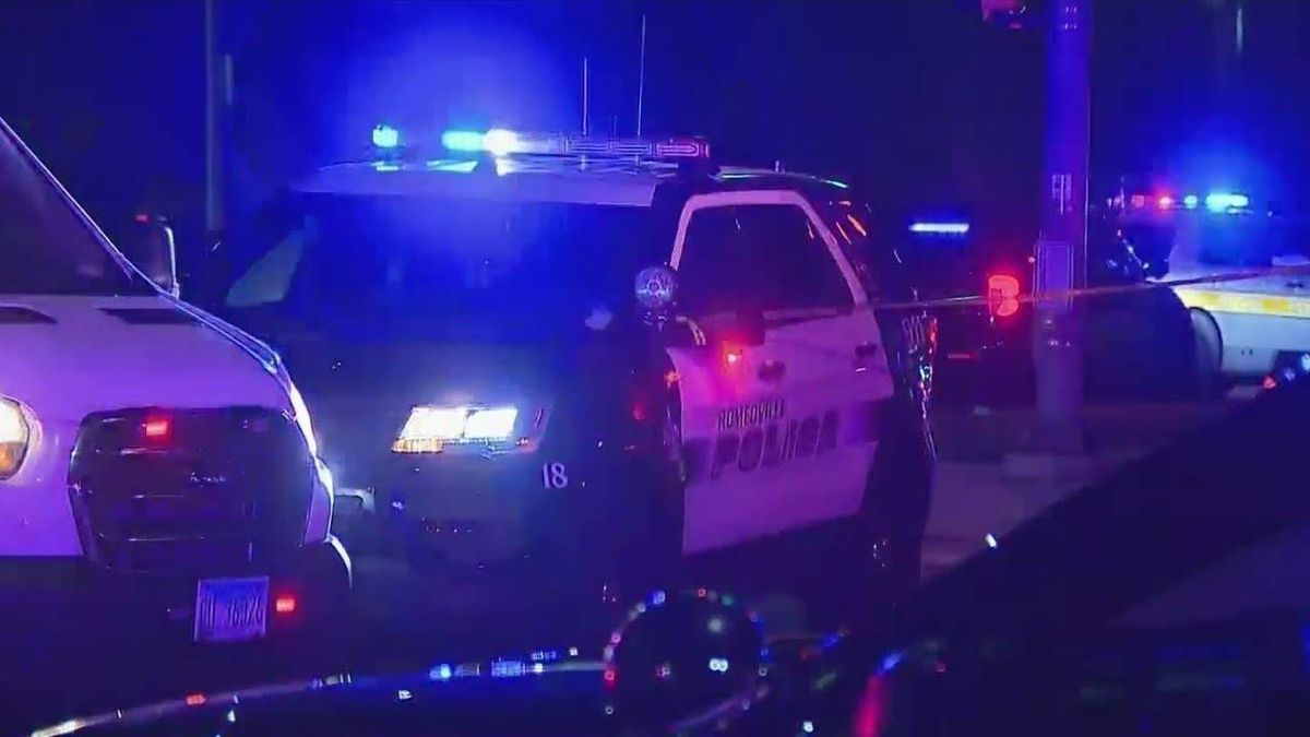 Bolingbrook police officer shot while confronting suspect