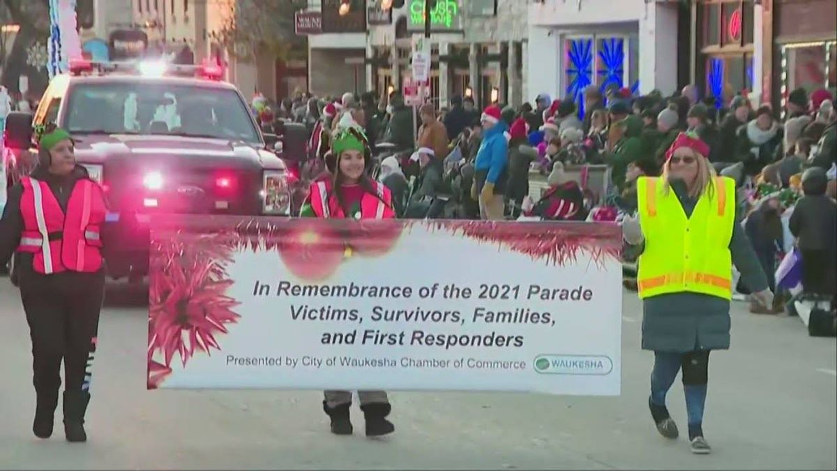 Waukesha Christmas Parade makes emotional return year after tragedy