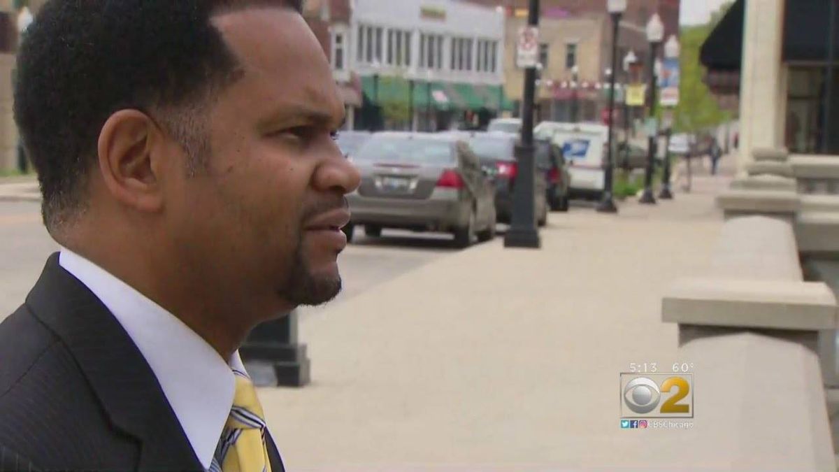 GOP billionaire backs Aurora mayor as next Illinois governor