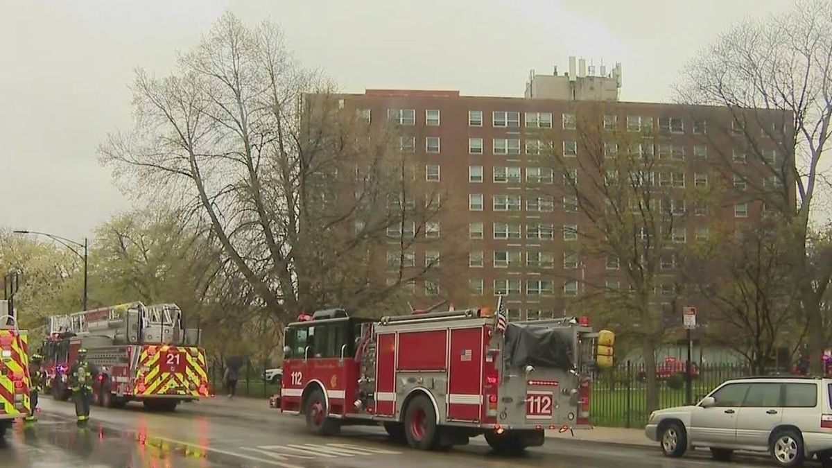 2 hurt in Lakeview high-rise fire: CFD