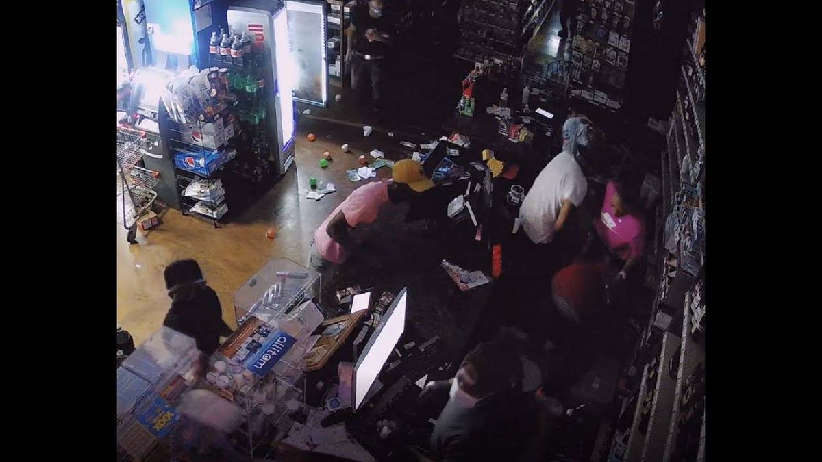 VIDEO: 5 Wanted For Looting South Loop Grocery Store